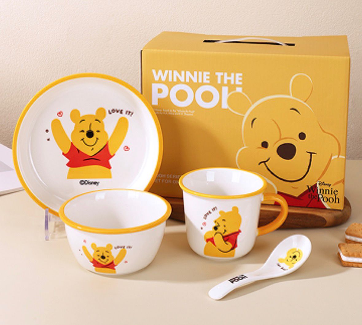 DISNEY MICKEY & FRIENDS 4-PIECE DINNERWARE SET - POOH
