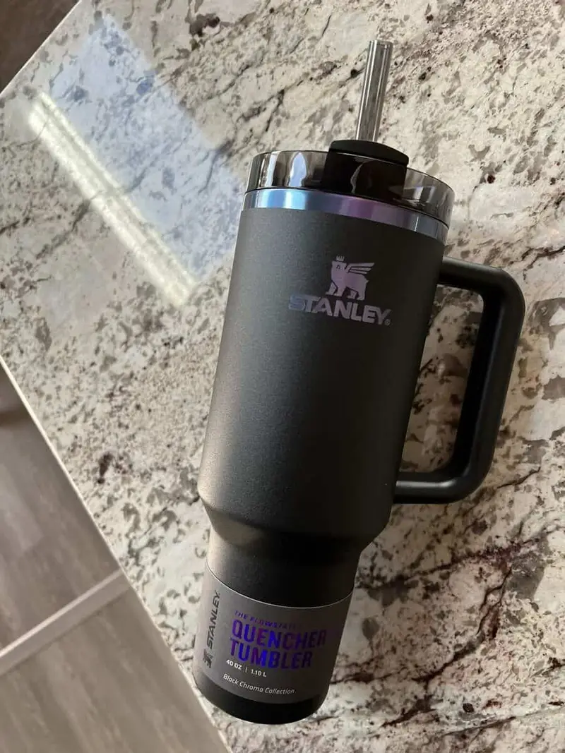 THE STANLEY BLACK CHROMA QUENCHER H2.0 FLOWSTATE™ TUMBLER | 40 OZ