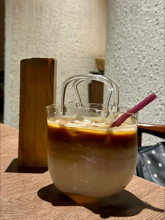 Aesthetic Handbag Shape Glass Tumbler for Iced Latte & Cold Drinks With Glass Straw