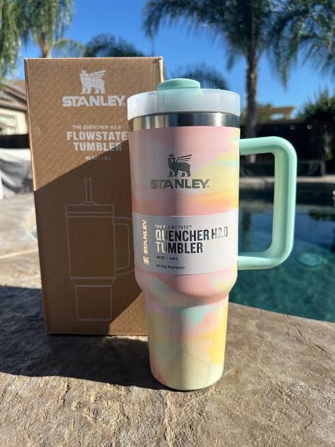 THE STANLEY QUENCHER H2.0 FLOWSTATE TUMBLER | 40OZ SERENE BRUSHSTROKES
