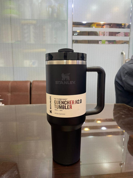 THE STANLEY BLACK QUENCHER H2.0 FLOWSTATE™ TUMBLER | 40 OZ