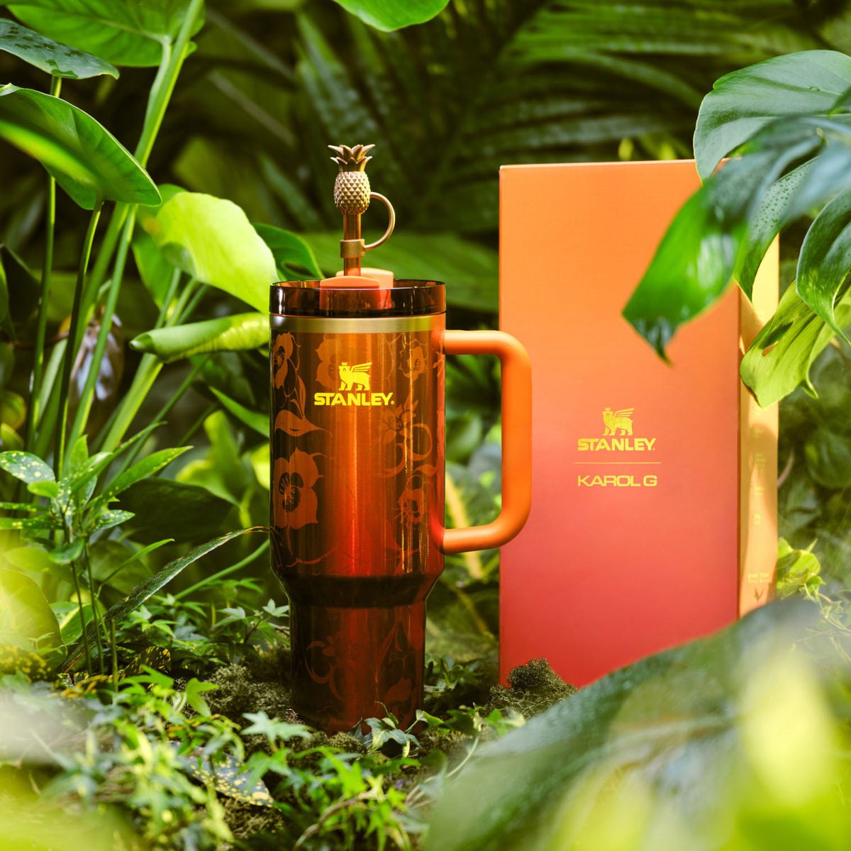 Stanley 1913 x Karol G Quencher H2.0 FlowState Tumbler 40oz – Gold Hibiscus Limited Edition