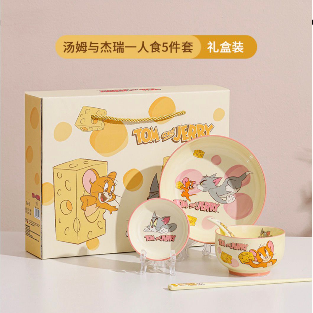 Tom and Jerry "Cheese & Chase"6-Piece Ceramic Dinnerware Set