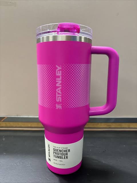 THE STANLEY QUENCHER PROTOUR FLIP STRAW TUMBLER VIVID VIOLET | 40 OZ
