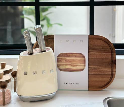 SMEG Solid Wood Cutting Board | 28x42cm