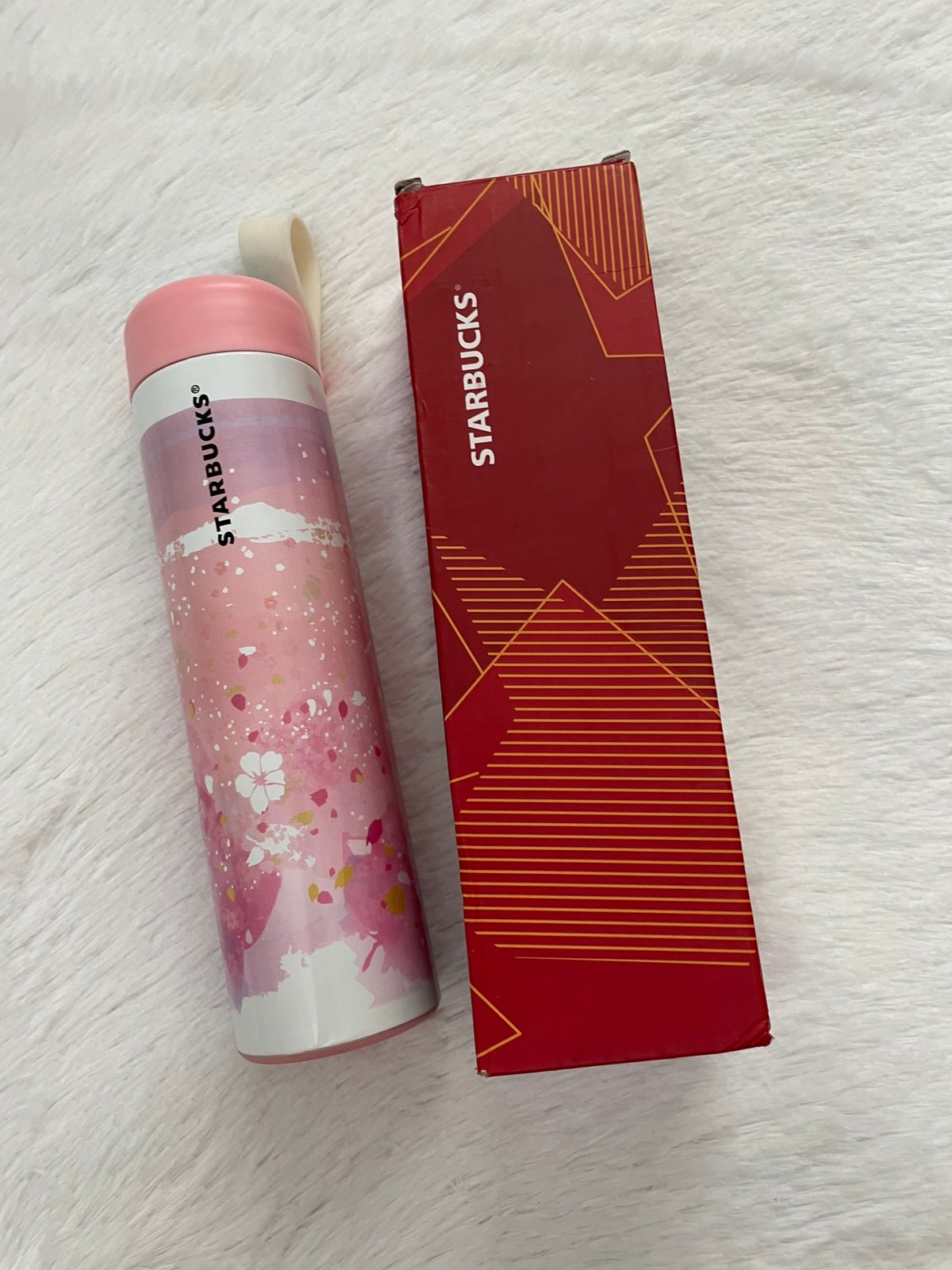 Starbucks Sakura 2025 stainless steel bottle with a pale pink gradation and cherry blossom design | 473Ml