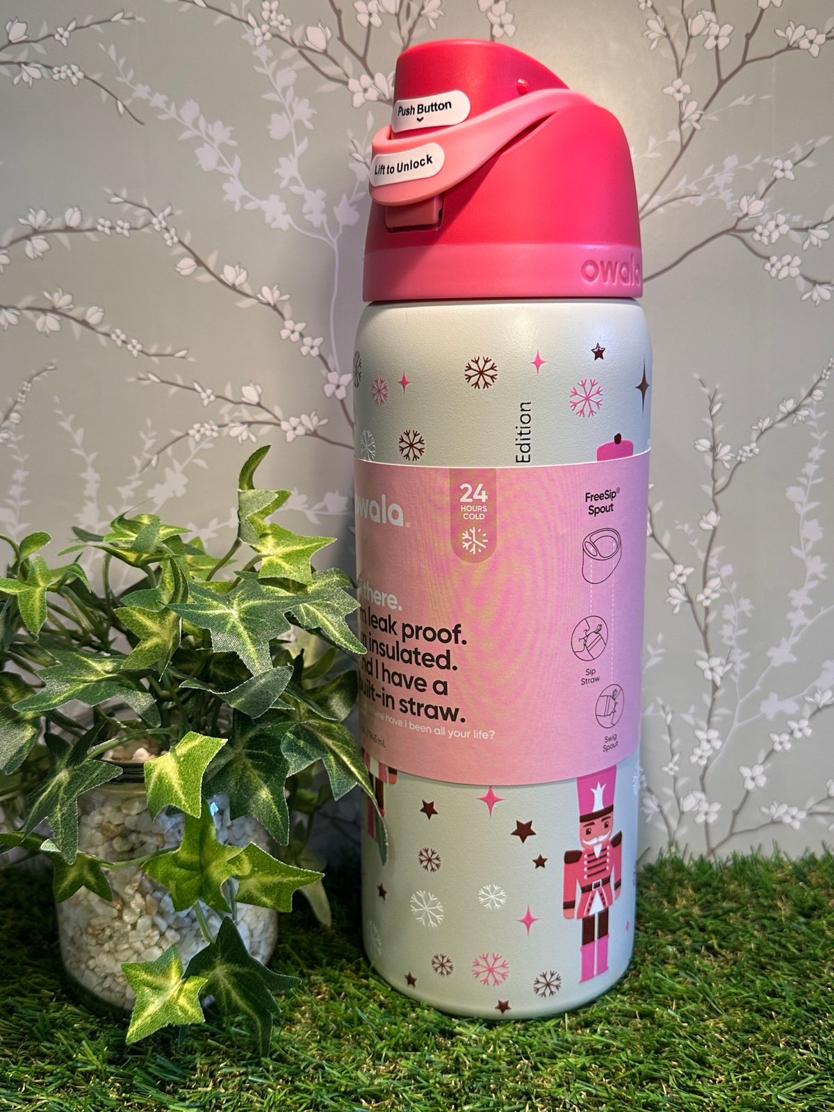 Owala FreeSip®
Water Bottle - 24oz ||
Nutcracker