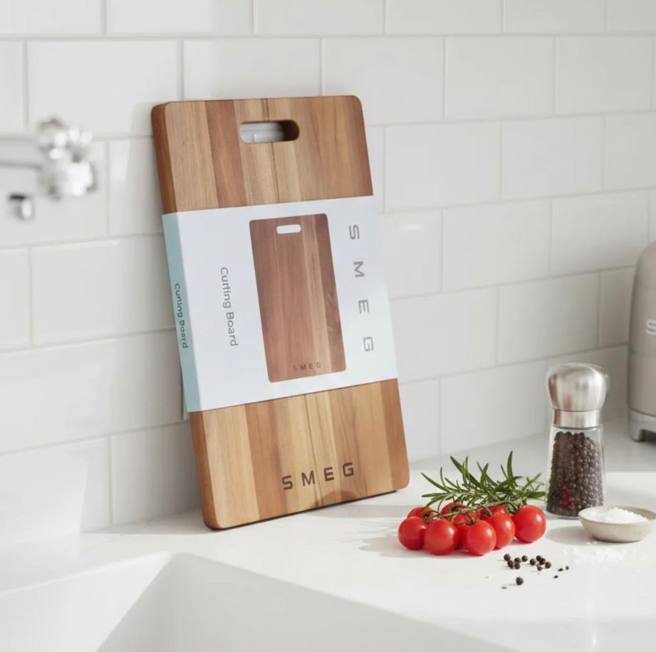 SMEG Biodegradable Wooden Chopping Board - Eco-Friendly
Premium Kitchen
Cutting Board | 33x23cm
