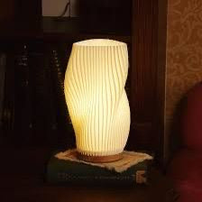 Modern 3D Printed Wavy Table Lamp - Minimalist Twisted Pleated Desk Light with Wood Base - Nordic Style Nightlight for Bedroom & Living Room