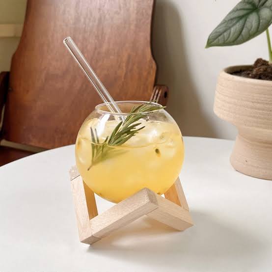 Round Ball Shaped Ins Juice & Cocktail Glass With Straw & Wood Stand